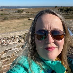 Meet your Posher, Sandi